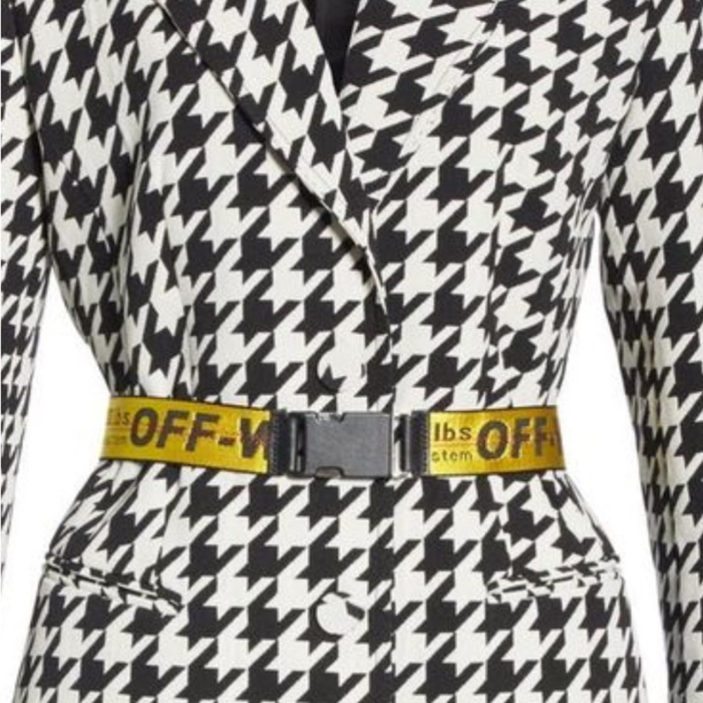 - Off white houndstooth black and white blazer 6 GC no belt.